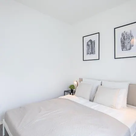 Charming New Apartamento